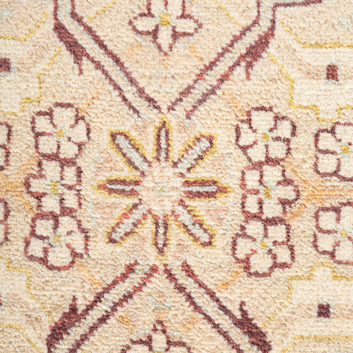 Ivory Traditional Mogul Wool Rug - 8'1" x 10'