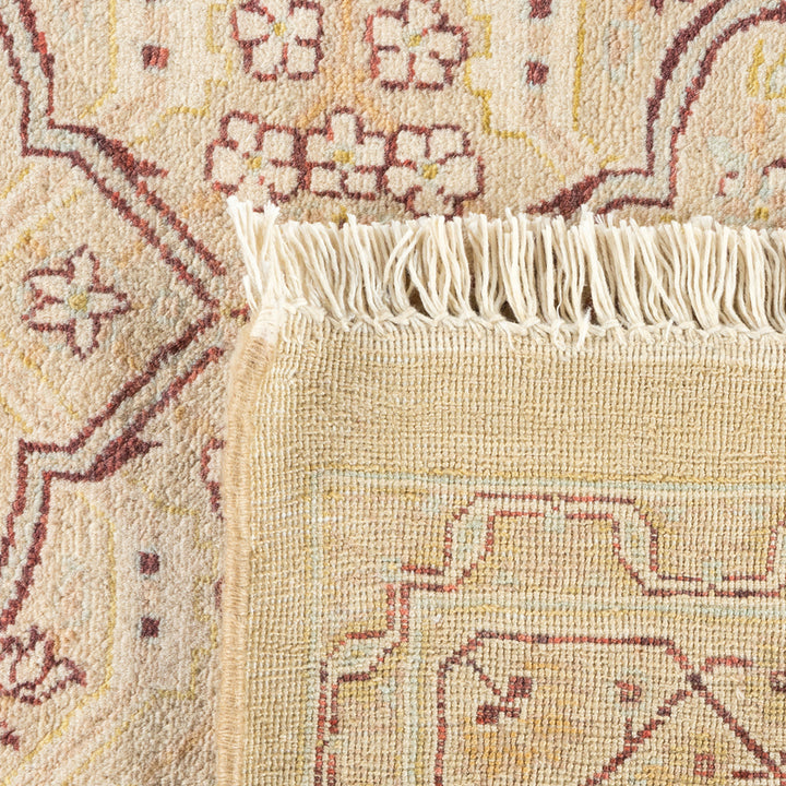 Ivory Traditional Mogul Wool Rug - 8'1" x 10'