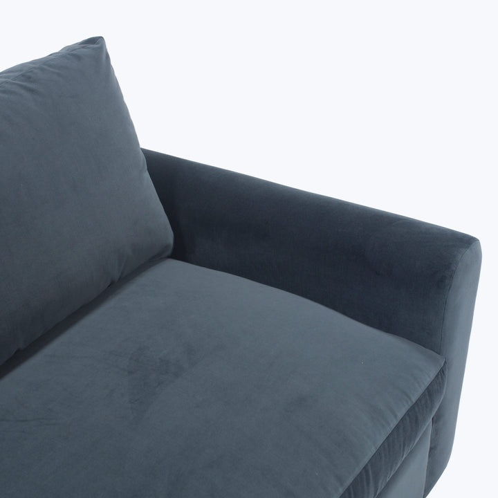 Foundry Sofa Cannes Velvet, Navy