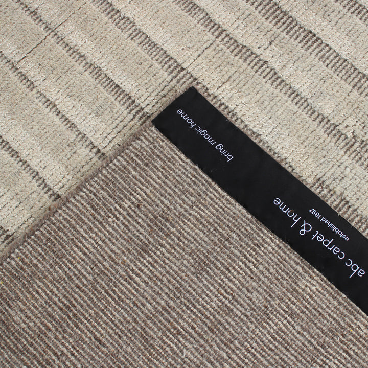 Natural Transitional Wool Rug - 8'1" x 9'11"