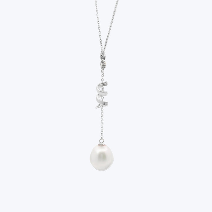 14KWG Pearl and Diam Drop Pendant, Diam 0.1 ct. Total Weight