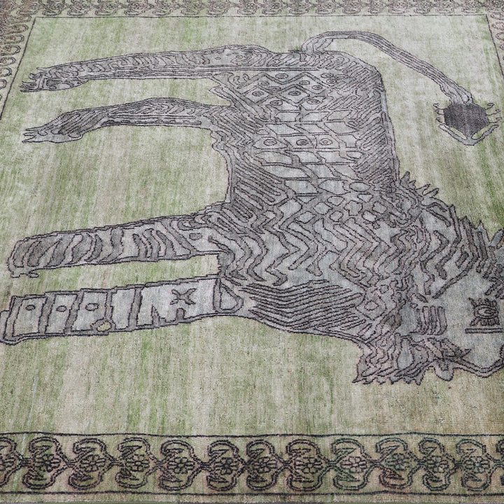 Sage Alchemy Traditional Silk Wool Blend Rug - 5'10" x 5'2"