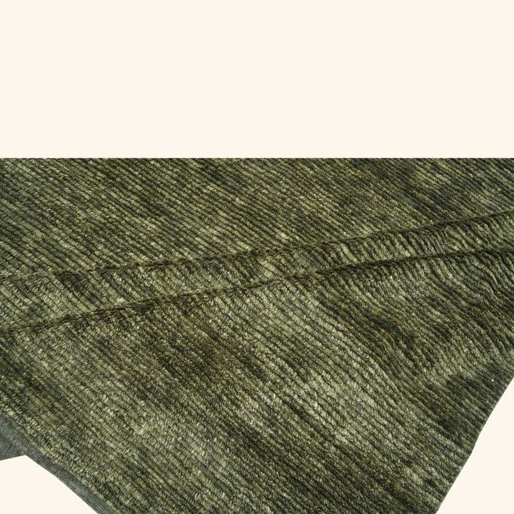 Solid Wool Silk Blend Rug - 10' x 14' Green