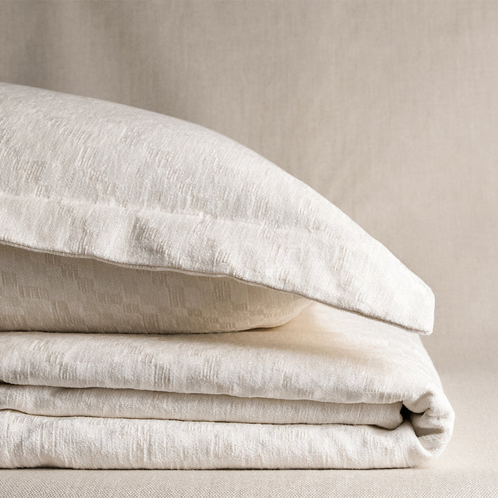 Ascend Coverlet Ivory Queen