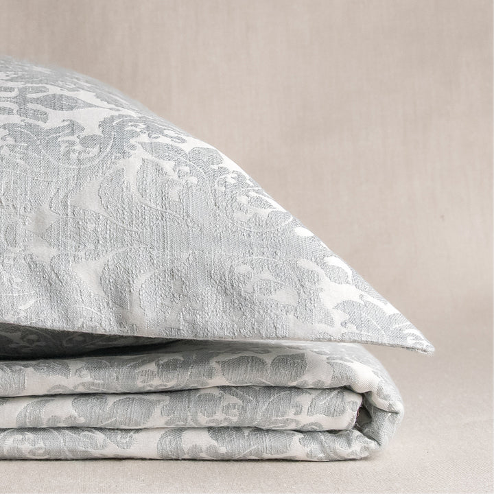 Baroque Coverlet Platinum Queen