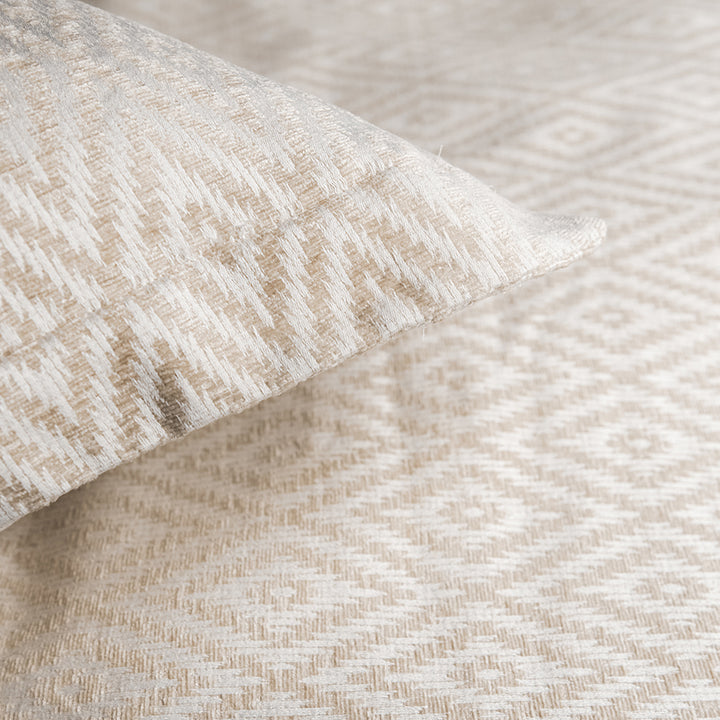 Veranda Coverlet Shell Queen