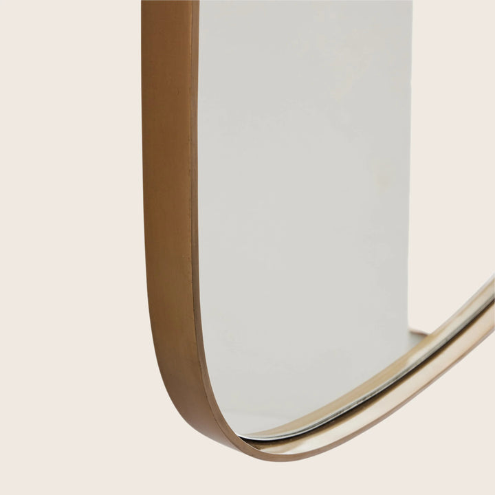 Norissa Mirror