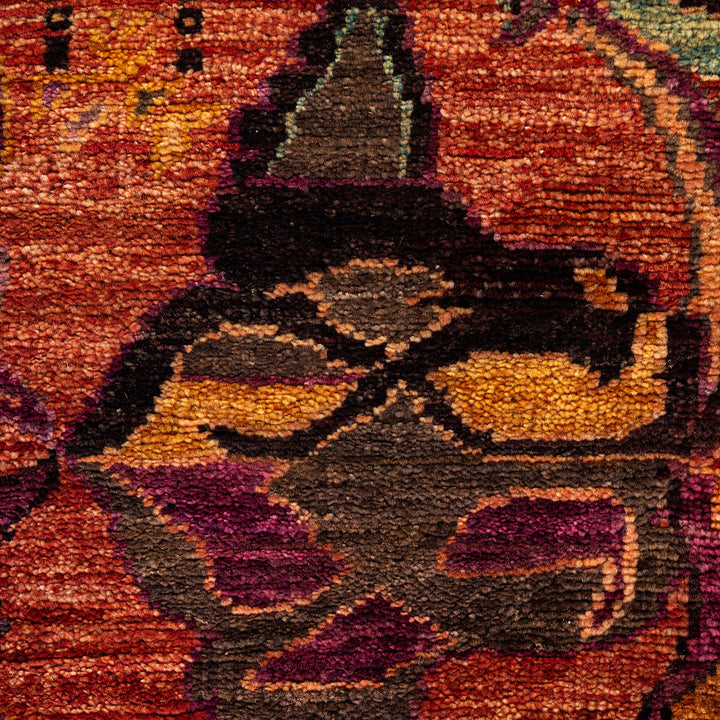 Red Soluna Traditional Wool Rug - 5'8" x 8'