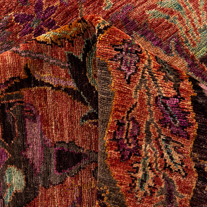 Red Soluna Traditional Wool Rug - 5'8" x 8'