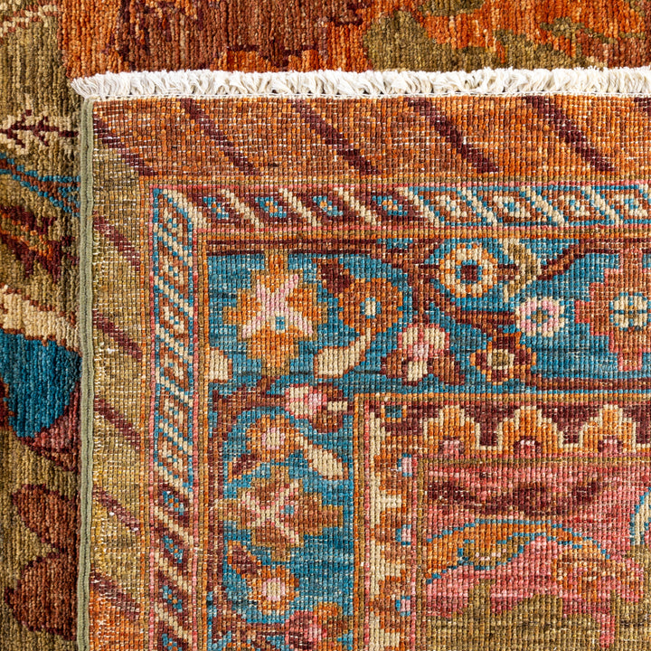 Green Soluna Traditional Wool Rug - 8'1" x 9'10"