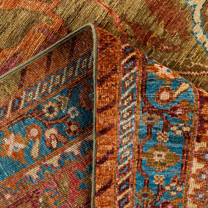 Green Soluna Traditional Wool Rug - 8'1" x 9'10"