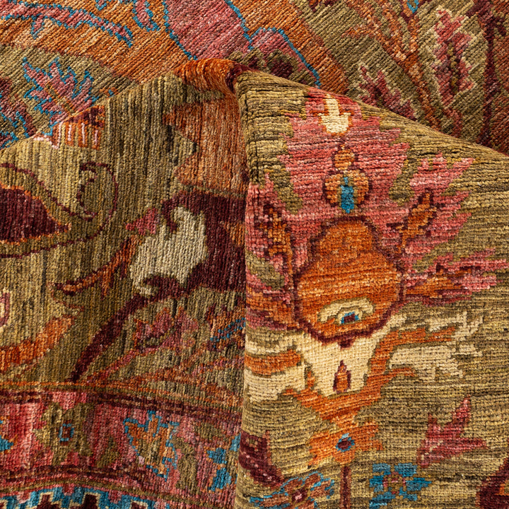 Green Soluna Traditional Wool Rug - 8'1" x 9'10"