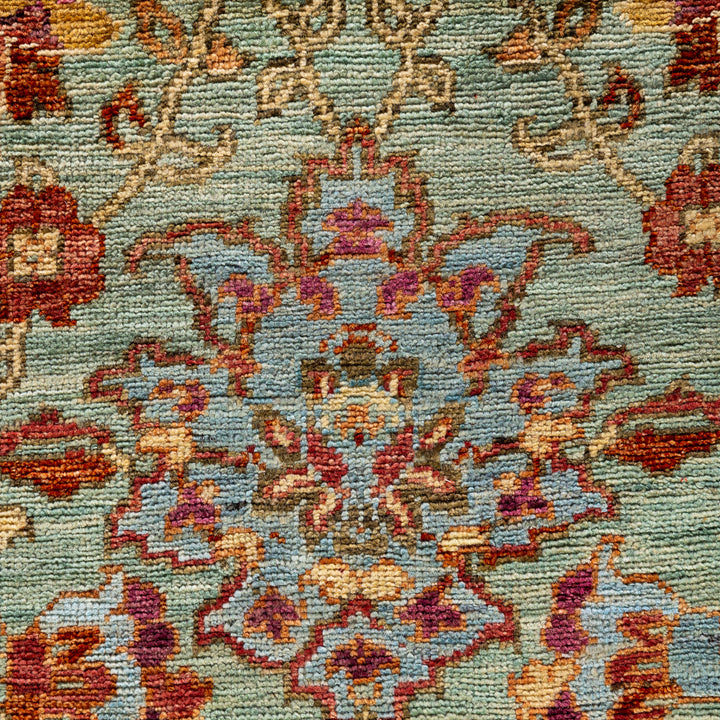 Green Soluna Traditional Wool Rug - 5'8" x 8'