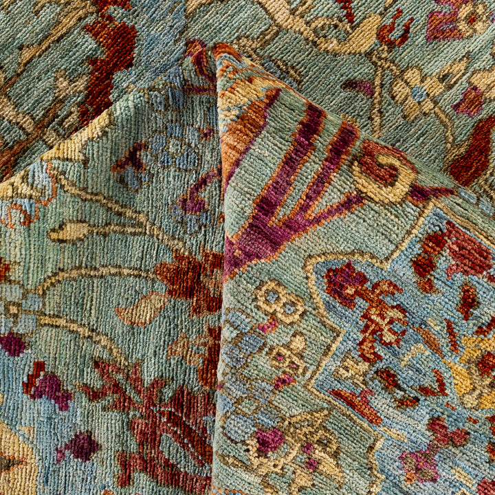 Green Soluna Traditional Wool Rug - 5'8" x 8'