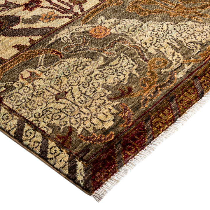 Ivory Soluna Traditional Wool Rug - 6' x 9'7"