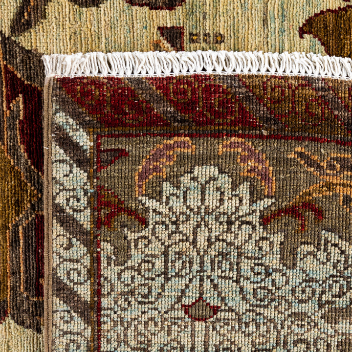 Ivory Soluna Traditional Wool Rug - 6' x 9'7"