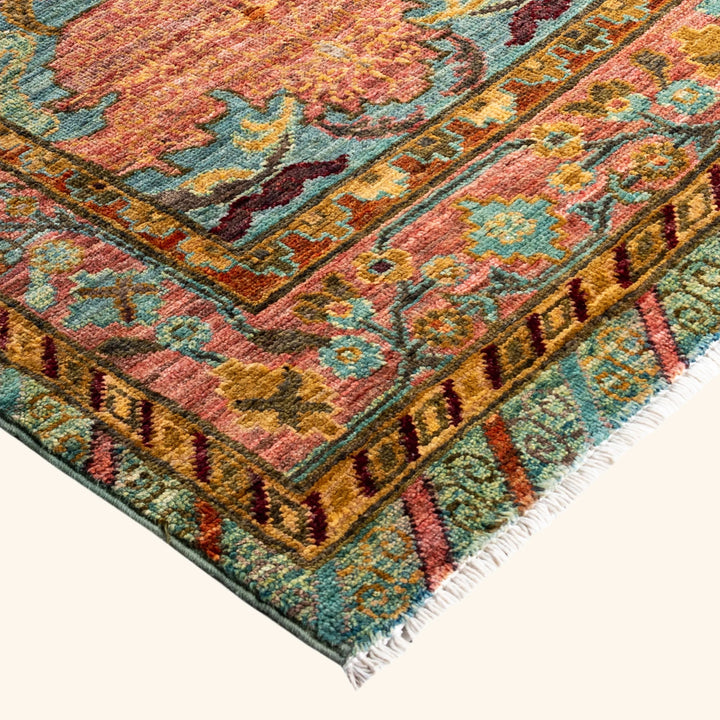 Green Soluna Traditional Wool Rug - 7'10" x 9'10"