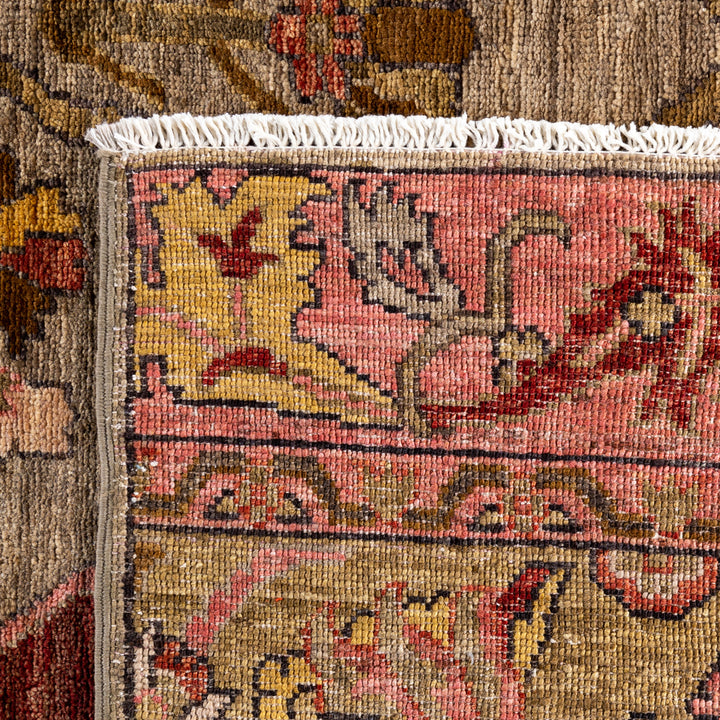 Green Soluna Traditional Wool Rug - 8' x 9'11"