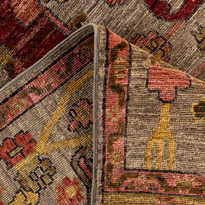 Green Soluna Traditional Wool Rug - 8' x 9'11"