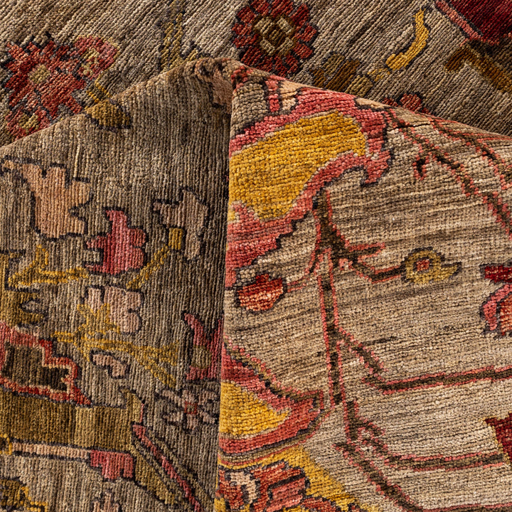 Green Soluna Traditional Wool Rug - 8' x 9'11"