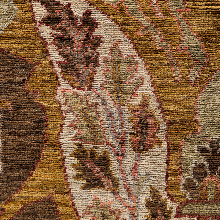 Ivory Soluna Traditional Wool Rug - 8'1" x 10'