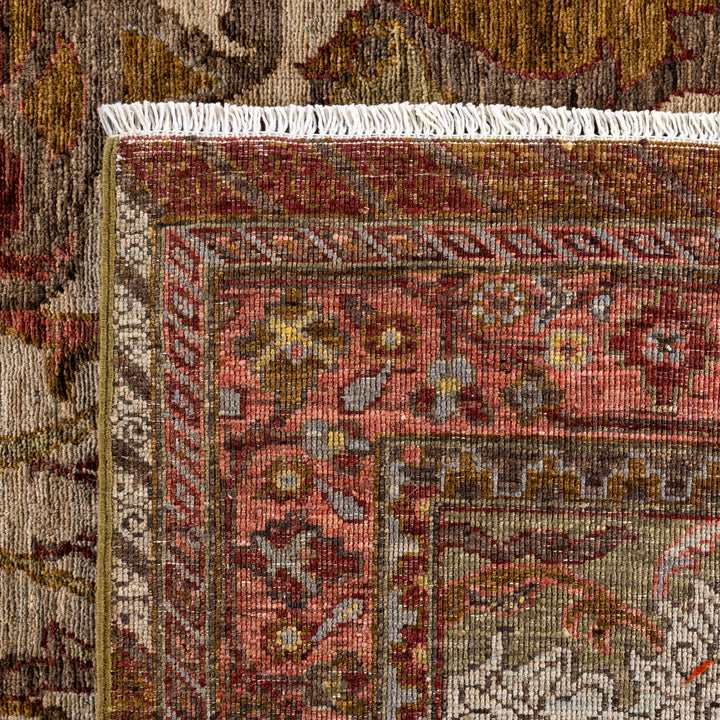 Ivory Soluna Traditional Wool Rug - 8'1" x 10'