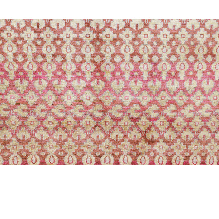 Red Aura Contemporary Saree Silk Rug