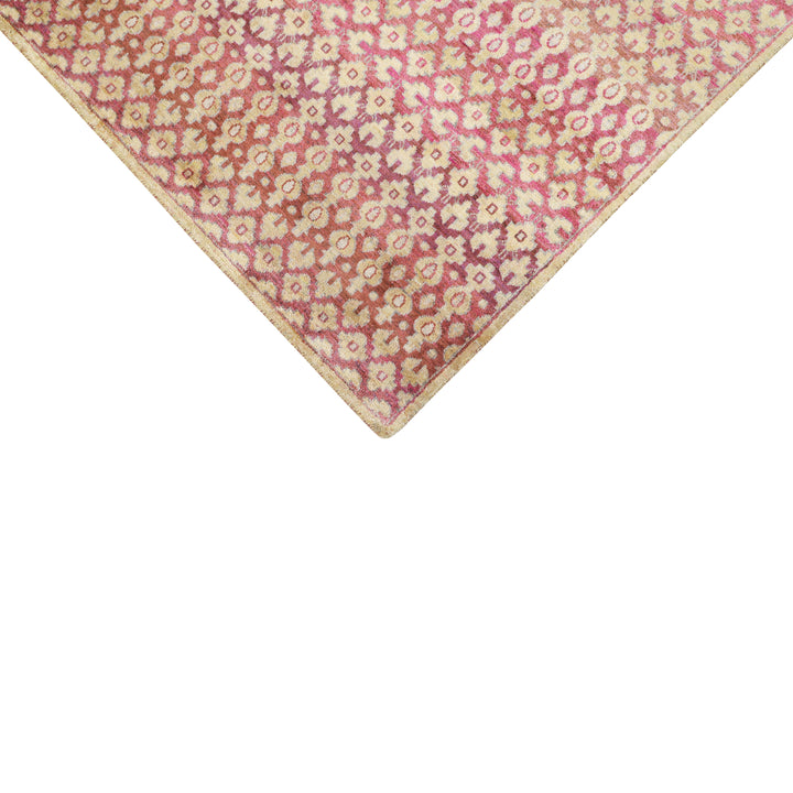 Red Aura Contemporary Saree Silk Rug