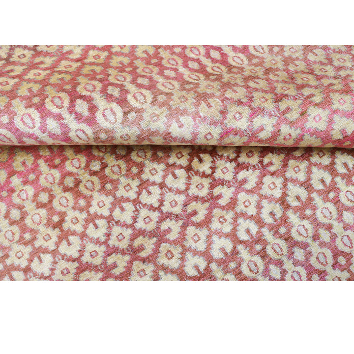 Red Aura Contemporary Saree Silk Rug