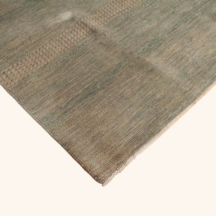 Transitional Wool Art Silk Blend Rug - 7'10" x 9'10"
