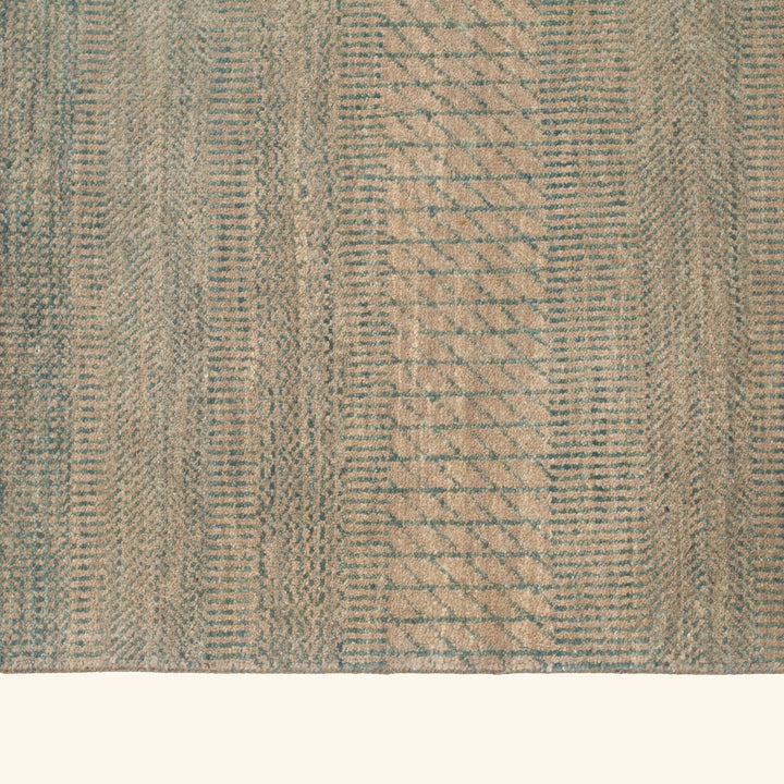Transitional Wool Art Silk Blend Rug - 7'10" x 9'10"