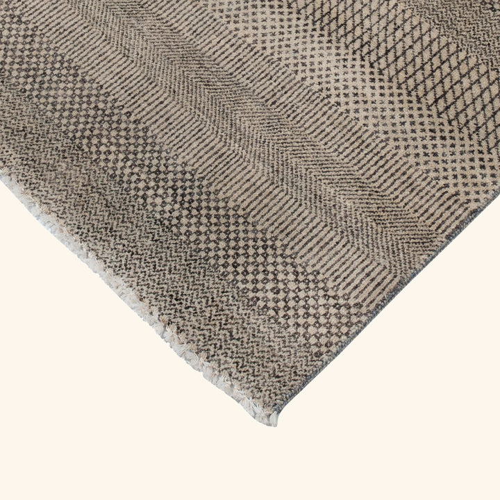 Transitional Wool Art Silk Blend Runner - 2'7" x 16'6"