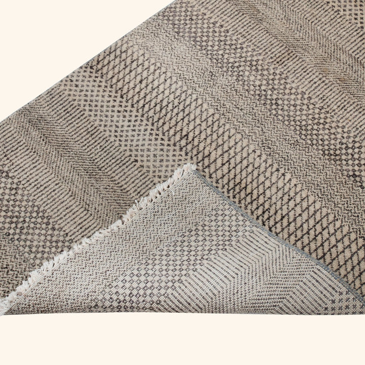 Transitional Wool Art Silk Blend Runner - 2'7" x 16'6"