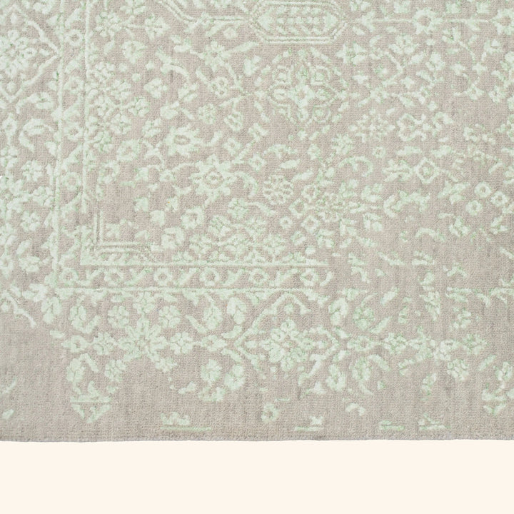 Transitional Wool Art Silk Blend Rug - 4'1" x 6'3"
