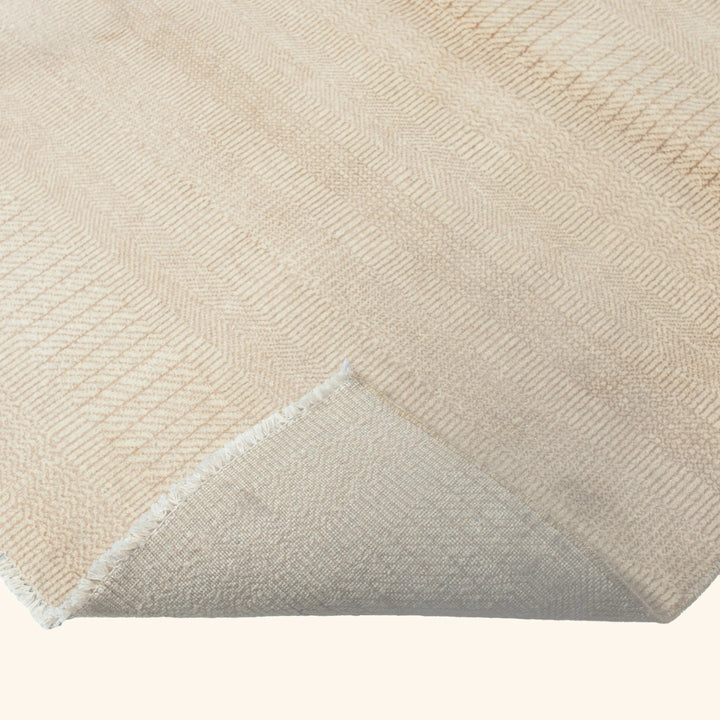 Transitional Wool Art Silk Blend Rug - 4'2" x 6'1"