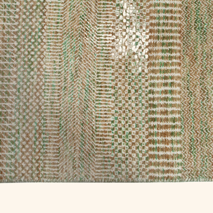 Transitional Wool Art Silk Blend Rug - 4'1" x 6'4"