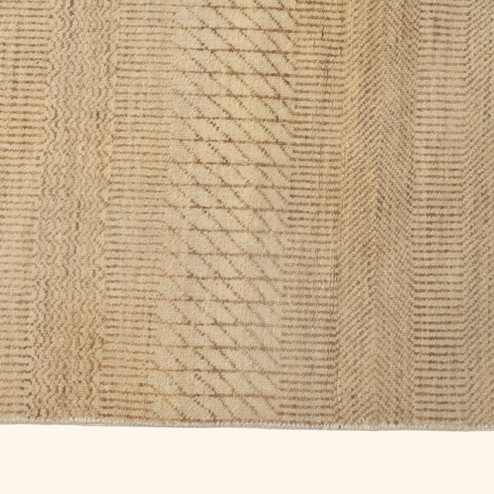 Transitional Wool Art Silk Blend Rug - 4'1" x 6'3"
