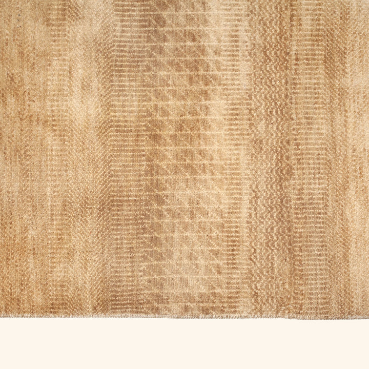 Transitional Wool Art Silk Blend Rug - 5'10" x 9'2"