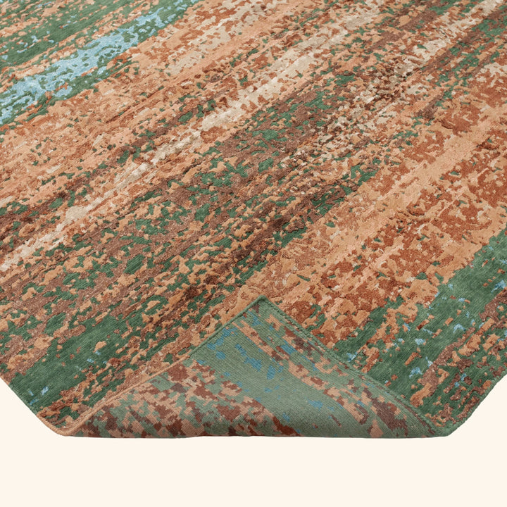 Transitional Wool Art Silk Blend Rug - 7'10" x 10'4"