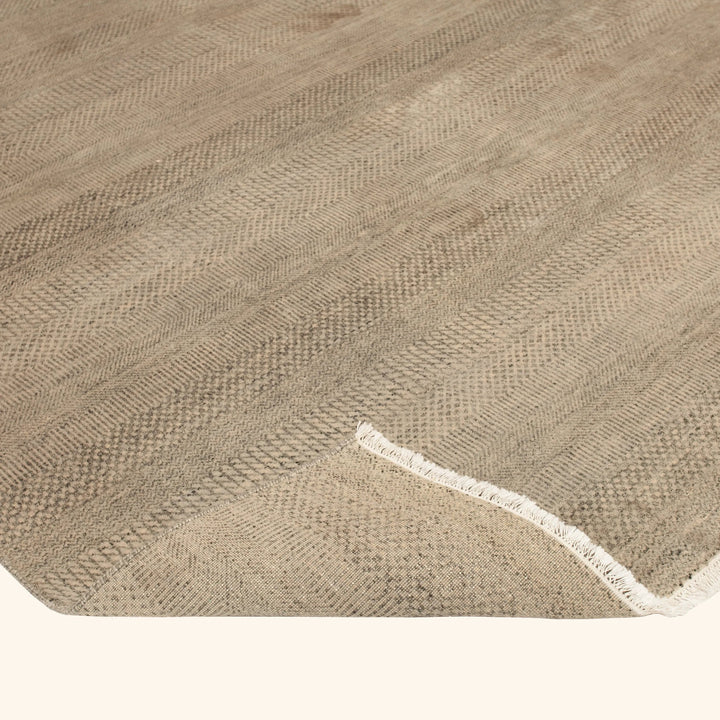 Transitional Wool Art Silk Blend Rug - 7'10" x 10'4"