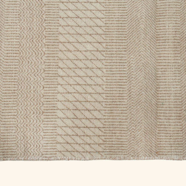 Transitional Wool Art Silk Blend Rug - 3'10" x 3'10"