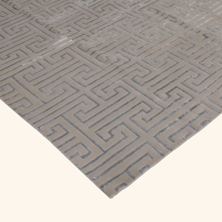 Transitional Wool Art Silk Blend Rug - 7'10" x 10'4"
