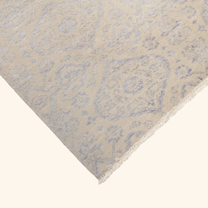 Transitional Wool Art Silk Blend Rug - 4'2" x 6'2"