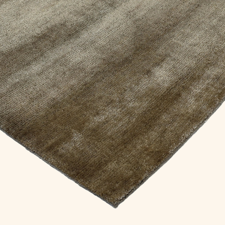 Solid Alchemy Mohair Rug Sand / 8' x 10'