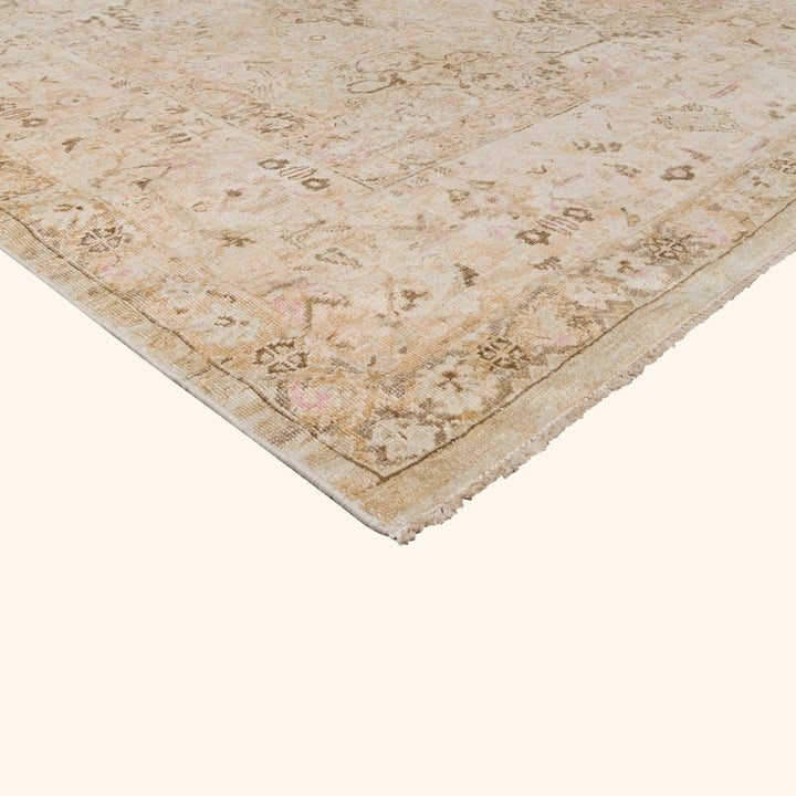 Gold Traditional Silk Wool Blend Rug - 8' x 10'