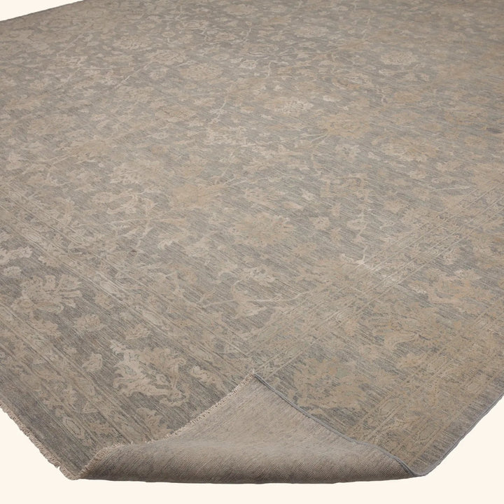 Grey Traditional Wool Rug - 15'8" x 26'1"