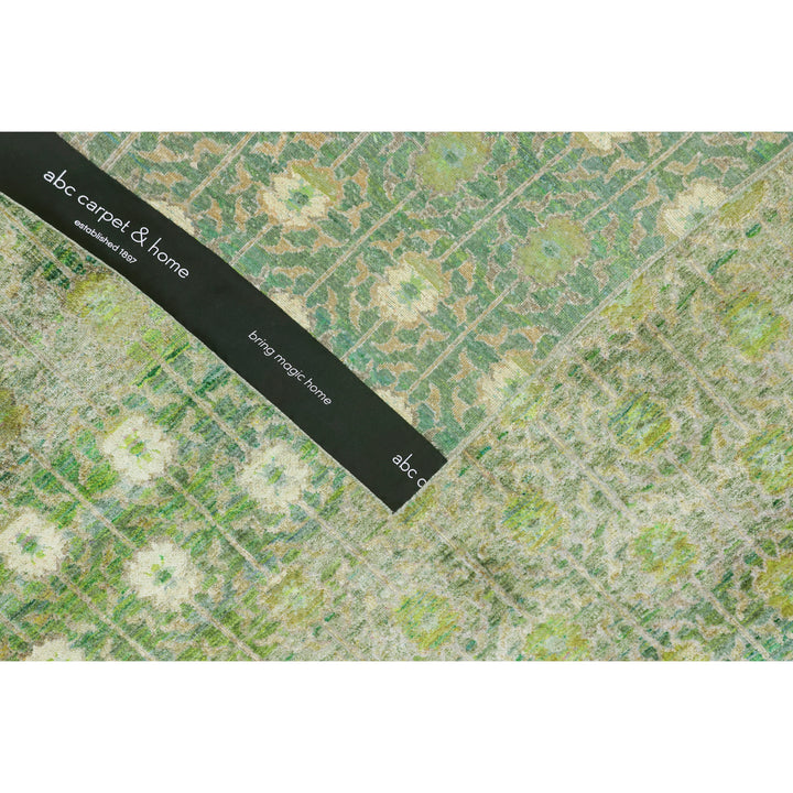 Green Contemporary Saree Silk Rug - 4' x 6'
