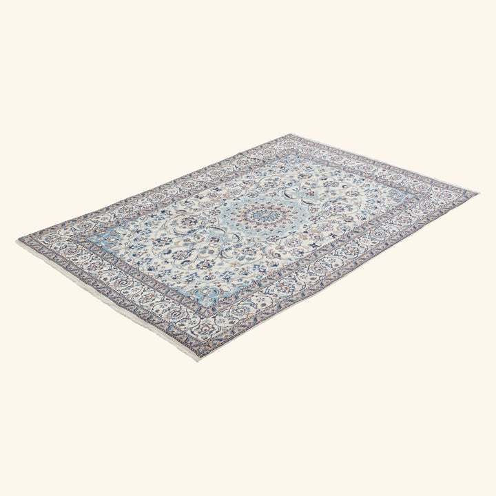 Ivory Traditional Persian Nain Wool Rug - 6'5" x 9'6"