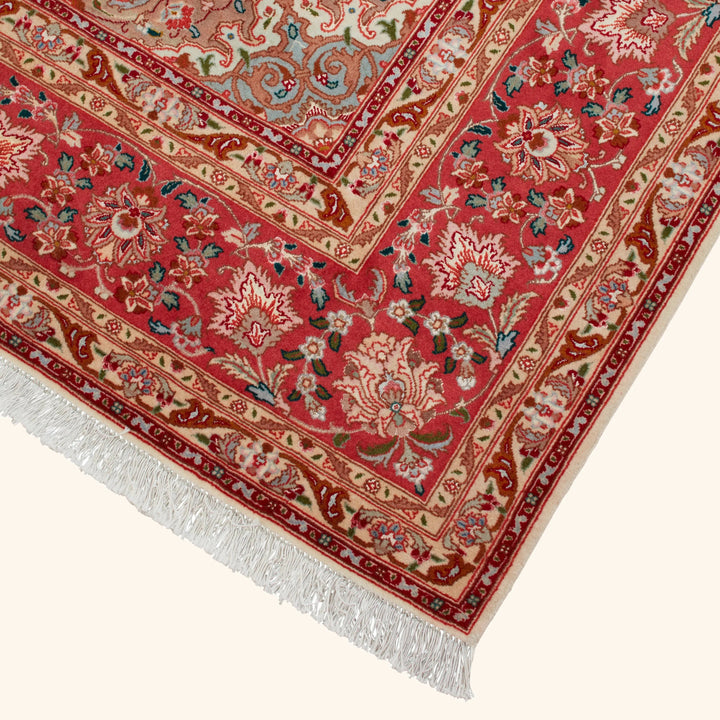 Ivory Traditional Persian Tabriz Wool Rug - 6'6" x 9'8"