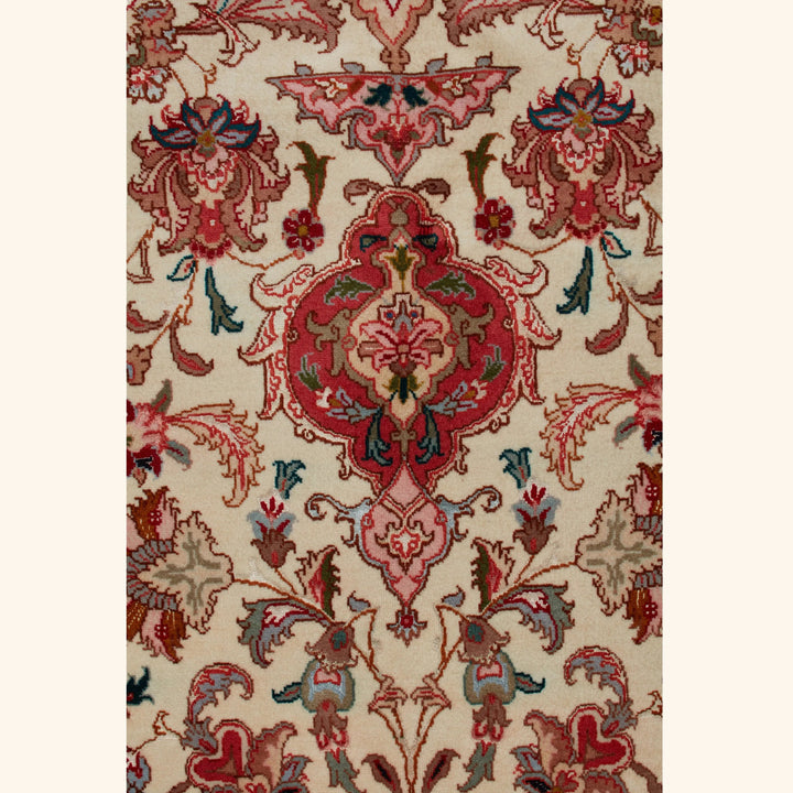 Ivory Traditional Persian Tabriz Wool Rug - 6'6" x 9'8"